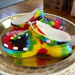 CROCS Brand New Tie Dye Platform Size W7